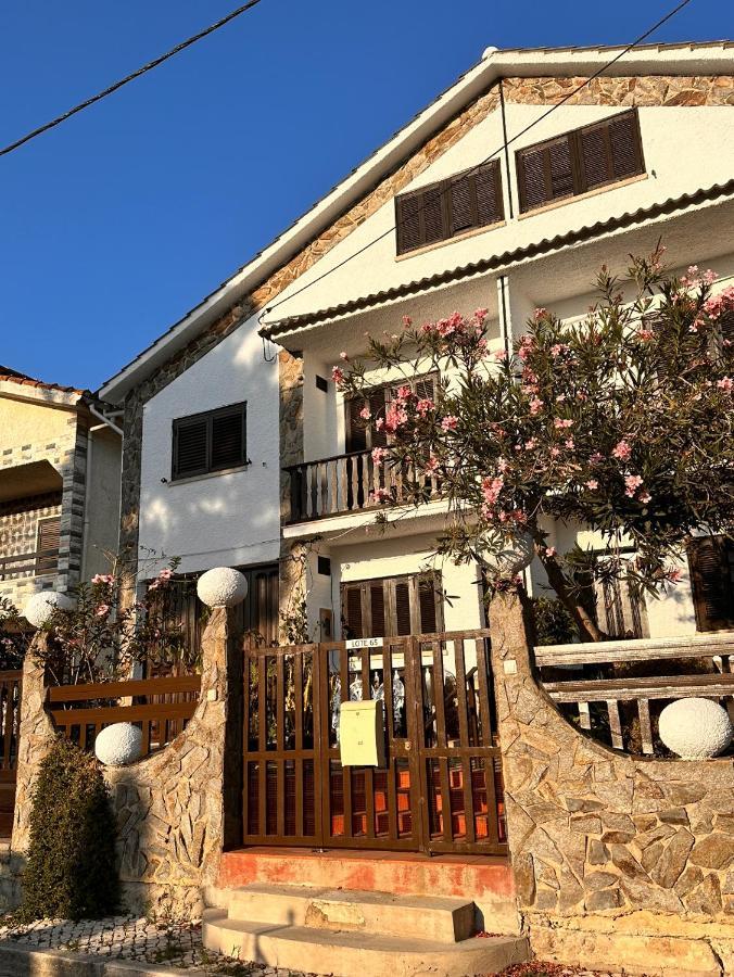 Nina'S Stay Hostel Charneca  Exterior foto
